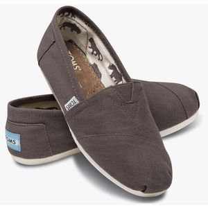 TOMS Gray Slip On Flat Shoes Size 7